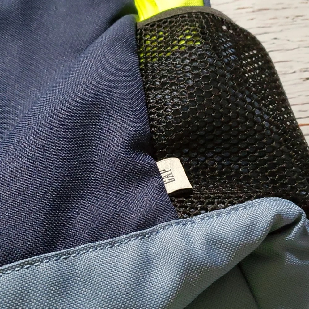🆕️ GAP SHARK BACKPACK & MATCHING LUNCHBOX 🦈
